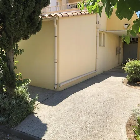 T2 A : Plage, Commerces, Jardin, Parking, Clim, Wi-fi, Appareils Cuisine Complete - Fr-1-607-185 * Agde