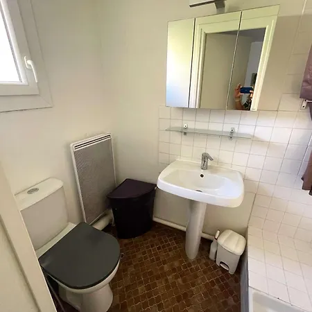 T2 A : Plage, Commerces, Jardin, Parking, Clim, Wi-fi, Appareils Cuisine Complete - Fr-1-607-185 *